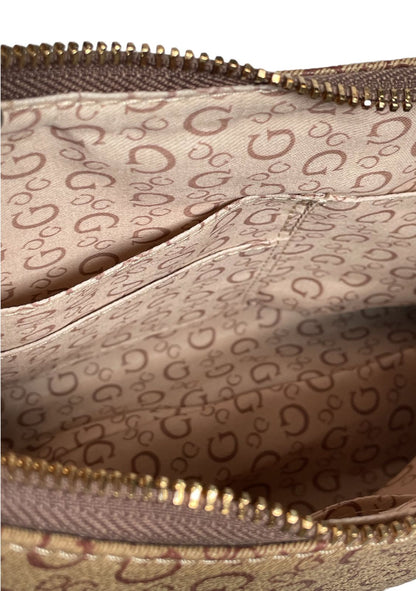 Bolsa de Mano GUESS café con Monedero | Elegancia Casual y Funcionalidad